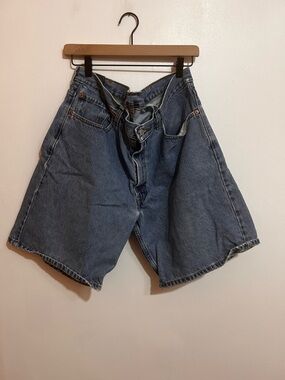 550 Levi’s Men’s Shorts Size 38